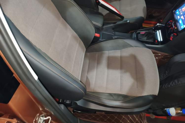 Used Volkswagen C-TREK 2017 1.6L Automatic Comfort Model Right Front Seat