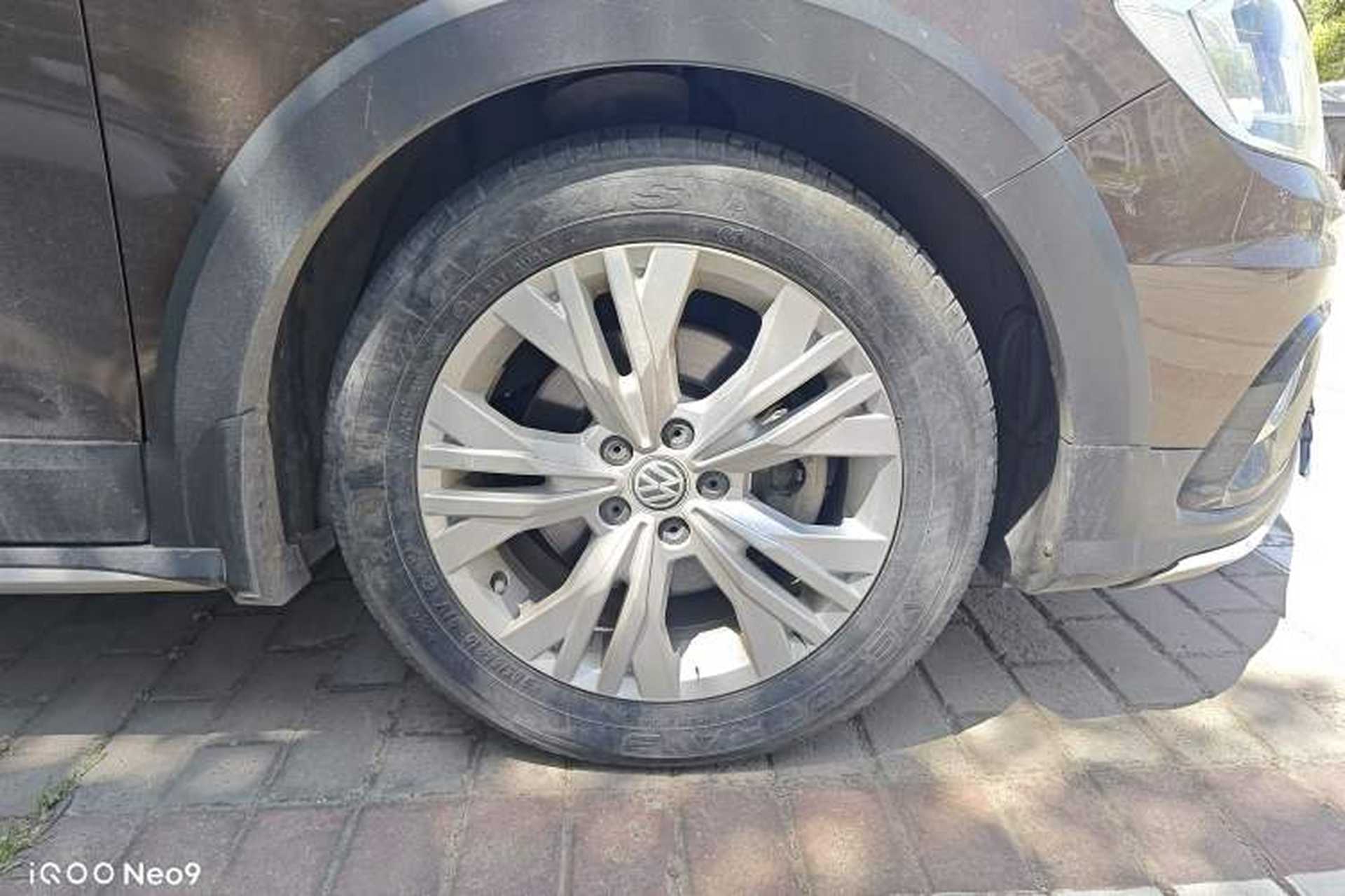 Used Volkswagen C-TREK 2017 1.6L Automatic Comfort Model Right Front Wheel Hub