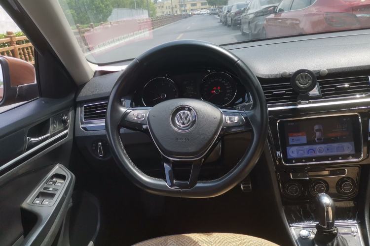 Used Volkswagen C-TREK 2017 230TSI DSG Luxury Model Steering Wheel
