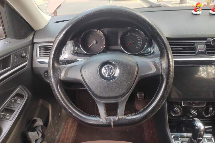 Used Volkswagen C-TREK 2017 1.6L Automatic Comfort Model Steering Wheel