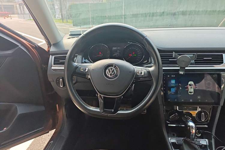 Used Volkswagen C-TREK 2017 230TSI DSG Comfort Version Steering Wheel
