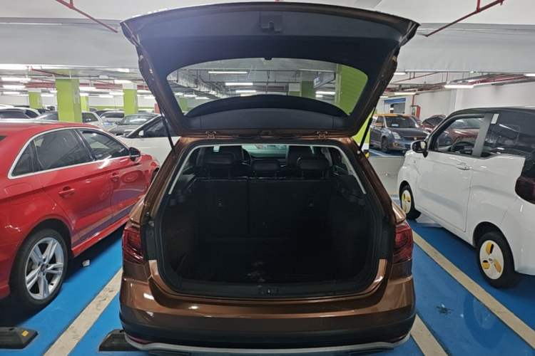 Used Volkswagen C-TREK 2017 1.6L Automatic Comfort Model Trunk