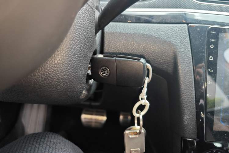 Used Volkswagen C-TREK 2017 230TSI DSG Comfort Version Vehicle Key