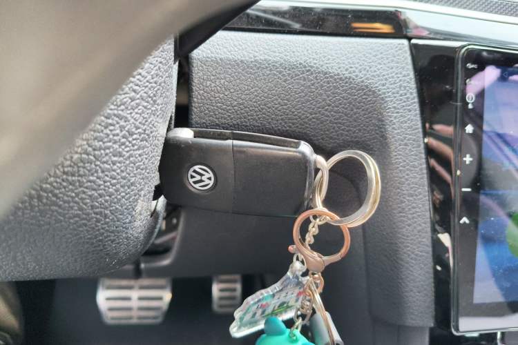 Used Volkswagen C-TREK 2017 1.6L Automatic Comfort Model Vehicle Key