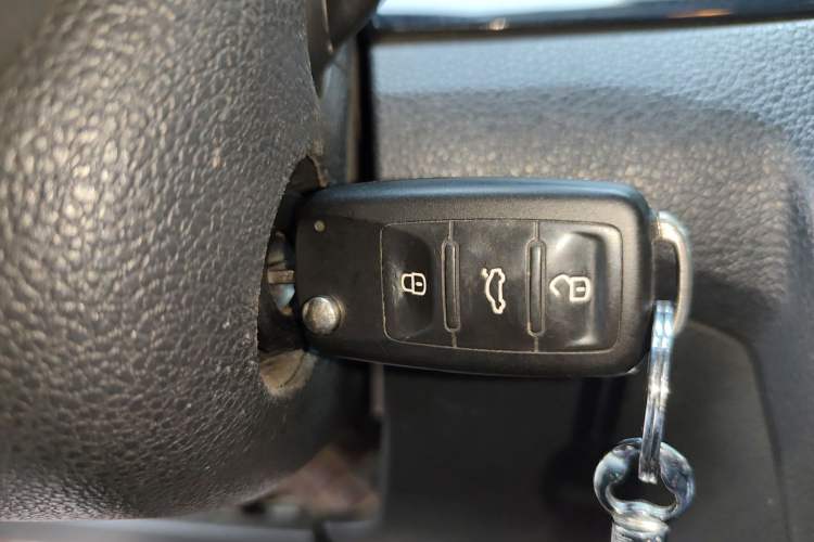 Used Volkswagen C-TREK 2017 230TSI DSG Comfort Version Vehicle Key