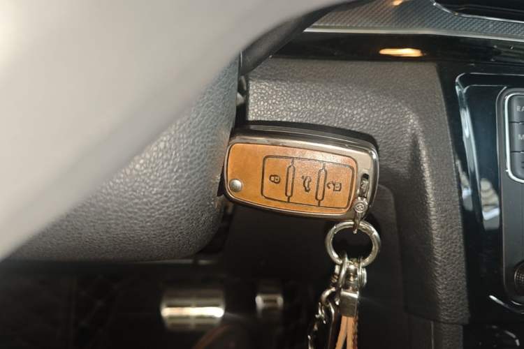 Used Volkswagen C-TREK 2017 1.6L Automatic Comfort Model Vehicle Key