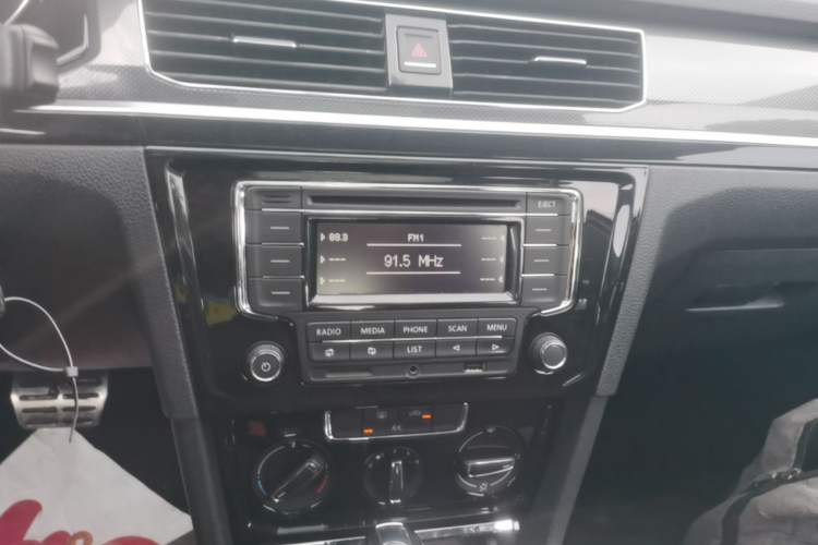 Used Volkswagen C-TREK 2017 1.6L Automatic Comfort Model Audio And AC Panel