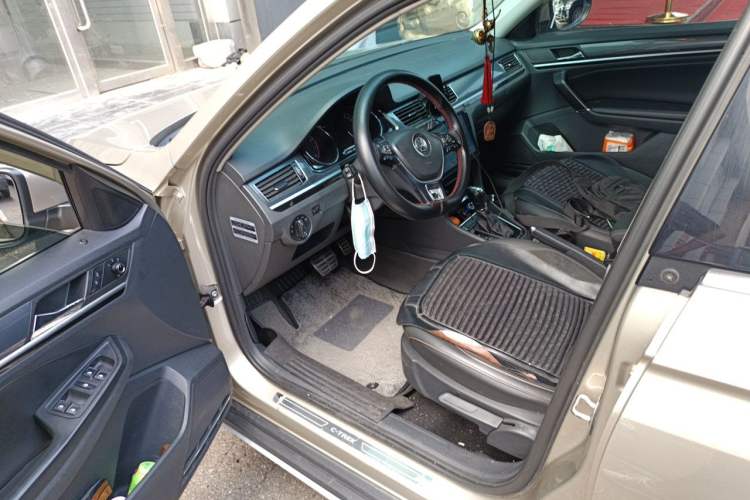 Used Volkswagen C-TREK 2017 230TSI DSG Comfort Version Driver Seat