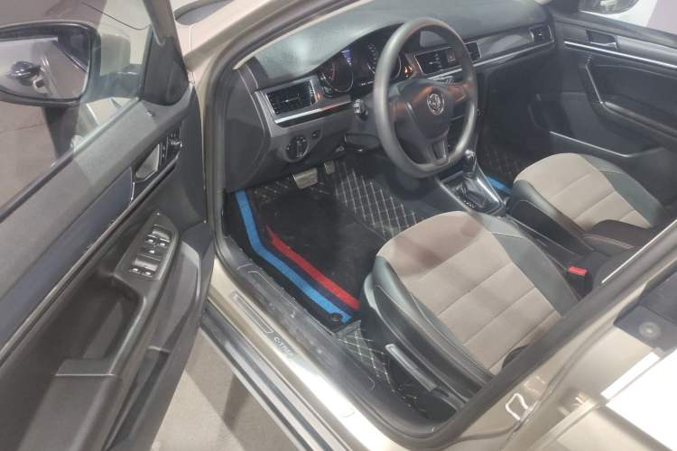 Used Volkswagen C-TREK 2017 1.6L Automatic Comfort Model Driver Seat