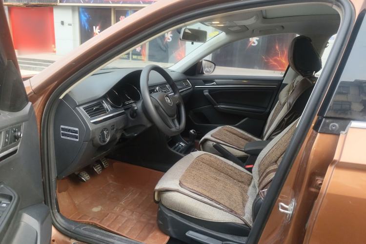 Used Volkswagen C-TREK 2017 1.6L Manual Comfort Model Driver Seat