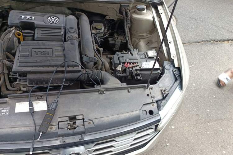 Used Volkswagen C-TREK 2017 230TSI DSG Comfort Version Engine Bay Left