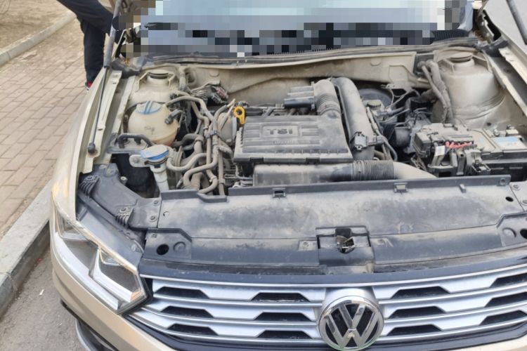 Used Volkswagen C-TREK 2017 230TSI Manual Comfort Version Engine Bay Right