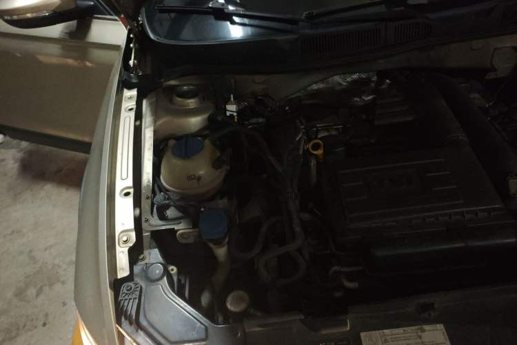 Used Volkswagen C-TREK 2017 230TSI DSG Comfort Version Engine Bay Right