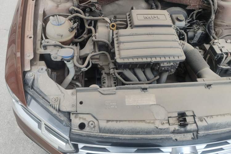 Used Volkswagen C-TREK 2017 1.6L Manual Comfort Model Engine Bay Right