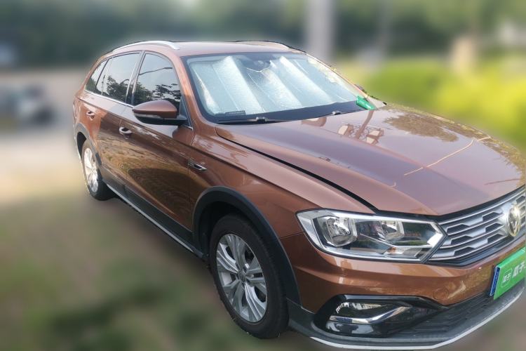 Used Volkswagen C-TREK 2017 1.6L Automatic Comfort Model Front Right 45 Deg