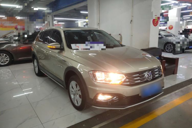 Used Volkswagen C-TREK 2017 1.6L Manual Comfort Model Front Right 45 Deg