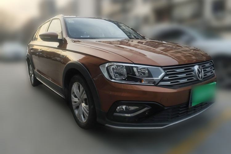 Used Volkswagen C-TREK 2017 1.6L Manual Comfort Model Front Right 45 Deg