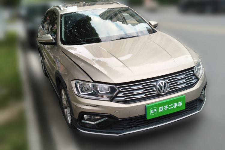 Used Volkswagen C-TREK 2017 1.6L Automatic Comfort Model Front Right 45 Deg