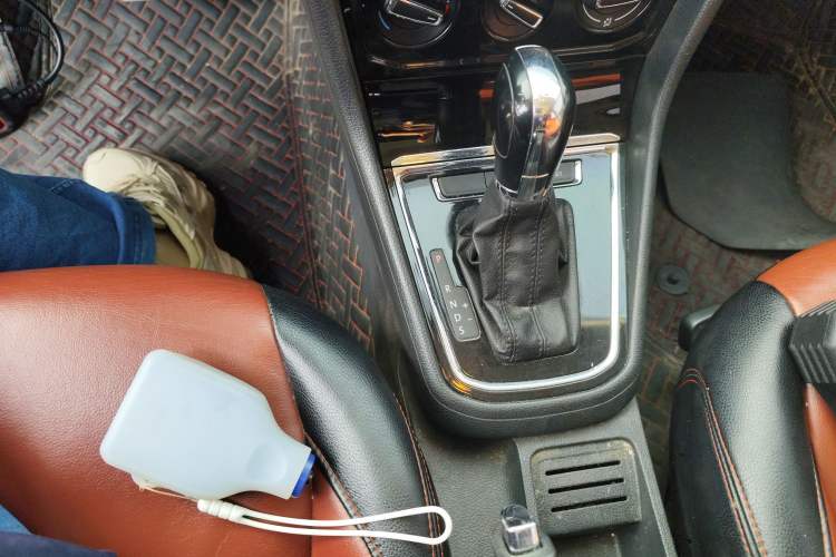 Used Volkswagen C-TREK 2017 1.6L Automatic Comfort Model Gear Lever