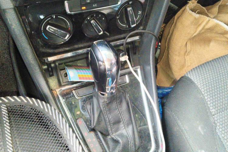 Used Volkswagen C-TREK 2017 1.6L Automatic Comfort Model Gear Lever