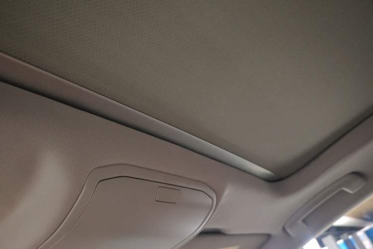 Used Volkswagen C-TREK 2017 230TSI DSG Comfort Version Headliner