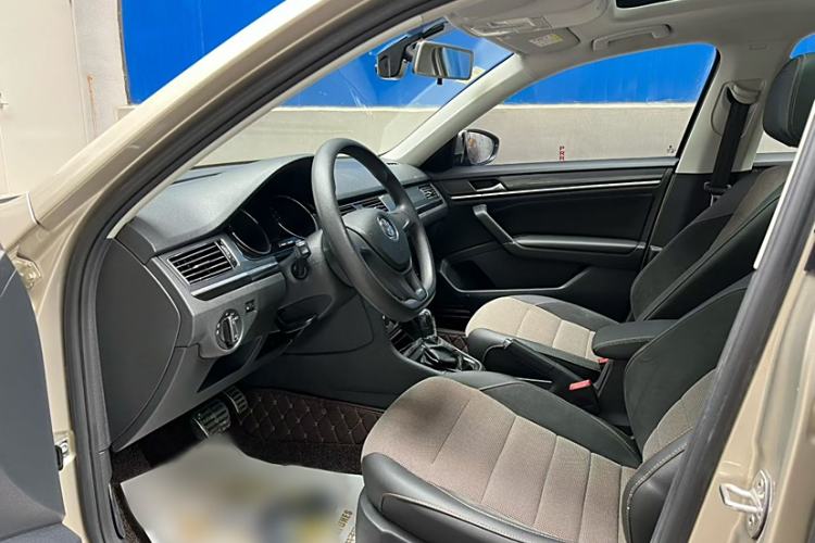 Used Volkswagen C-TREK 2017 1.6L Automatic Comfort Model Interior 2