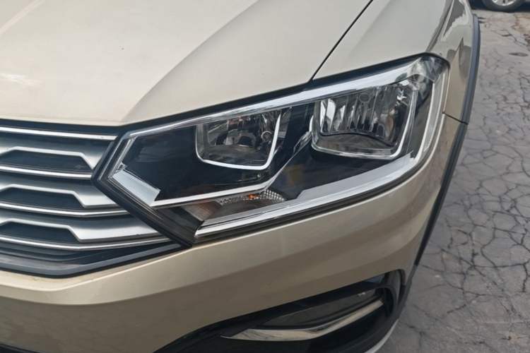 Used Volkswagen C-TREK 2017 1.6L Automatic Comfort Model Left Front Headlight