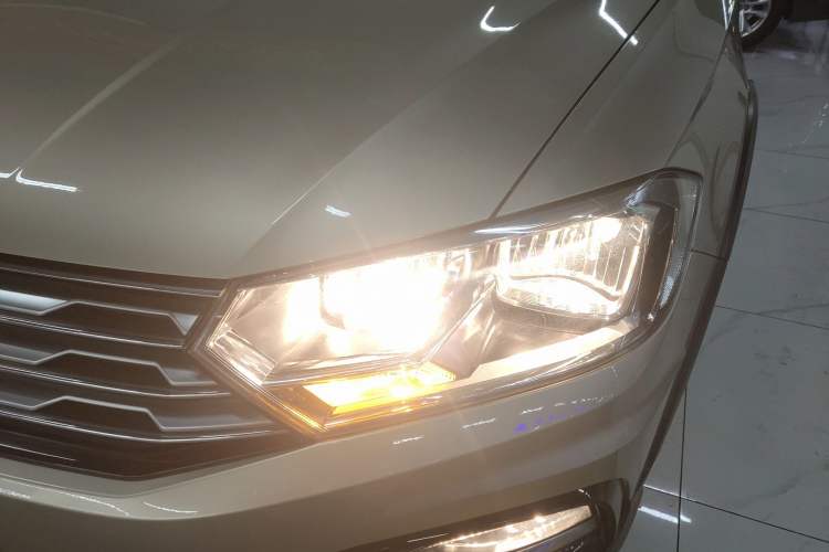 Used Volkswagen C-TREK 2017 1.6L Manual Comfort Model Left Front Headlight