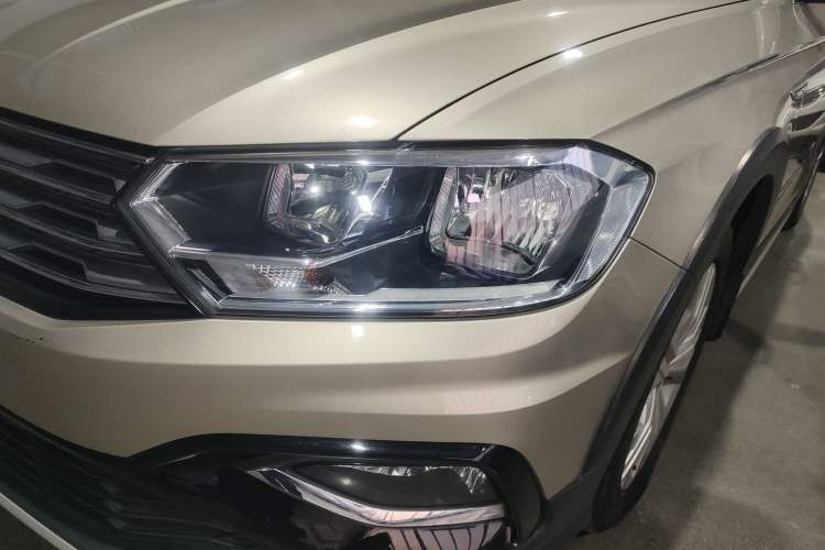 Used Volkswagen C-TREK 2017 1.6L Automatic Comfort Model Left Front Headlight