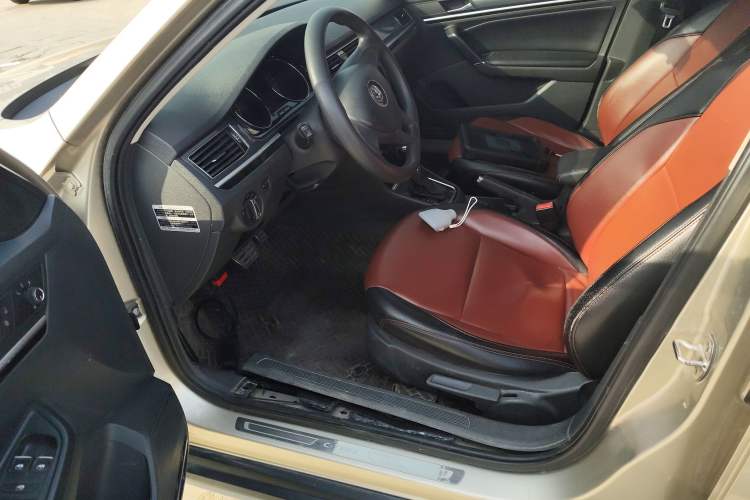 Used Volkswagen C-TREK 2017 1.6L Automatic Comfort Model Left Front Seat