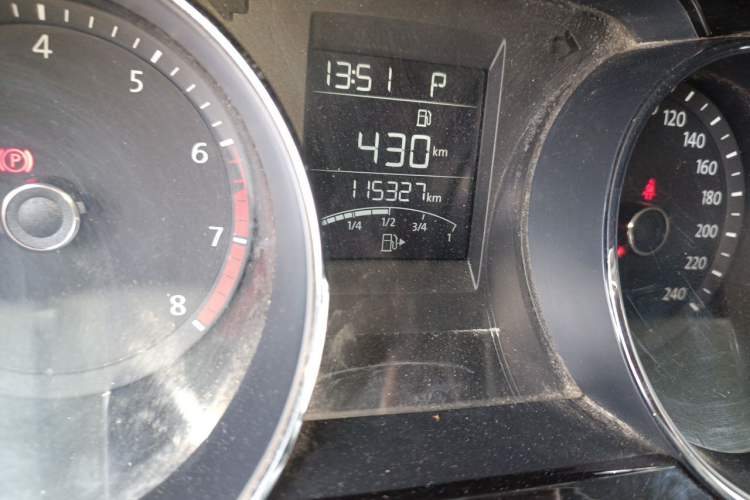 Used Volkswagen C-TREK 2017 230TSI DSG Comfort Version Odometer Close Up