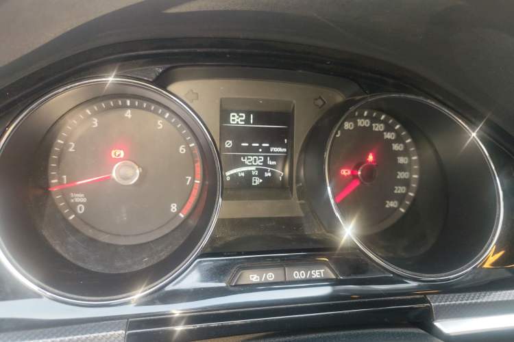 Used Volkswagen C-TREK 2017 1.6L Manual Comfort Model Odometer Close Up