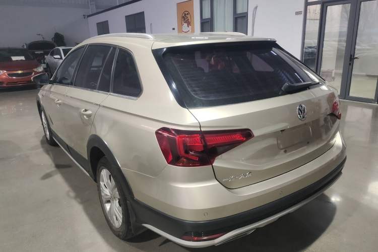 Used Volkswagen C-TREK 2017 1.6L Automatic Comfort Model Rear Left 45 Deg