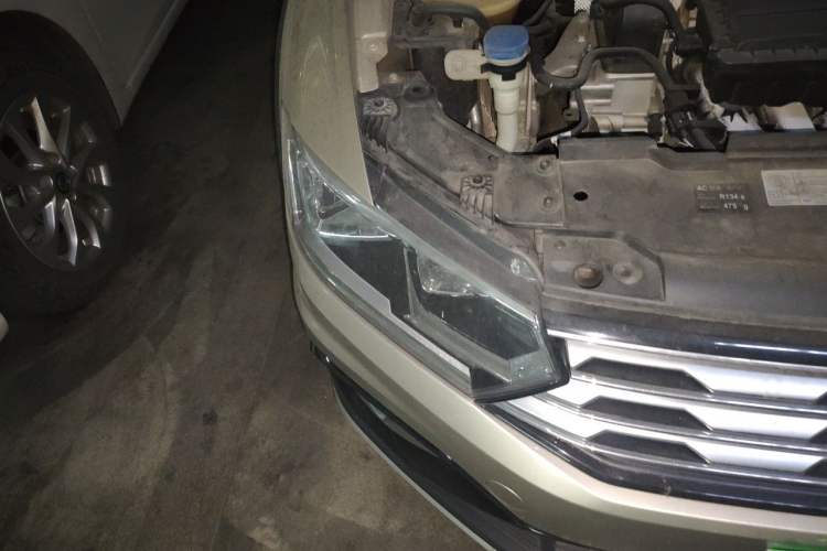 Used Volkswagen C-TREK 2017 1.6L Automatic Comfort Model Right Front Headlight