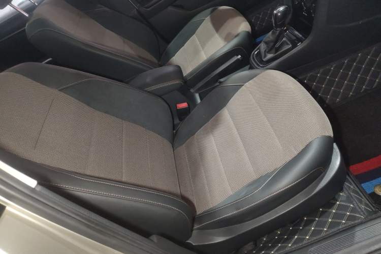 Used Volkswagen C-TREK 2017 1.6L Automatic Comfort Model Right Front Seat