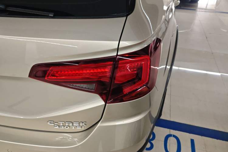 Used Volkswagen C-TREK 2017 230TSI DSG Comfort Version Right Rear Taillight