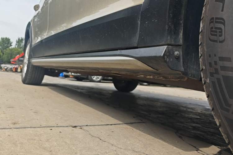 Used Volkswagen C-TREK 2017 1.6L Automatic Comfort Model Right Side Sill