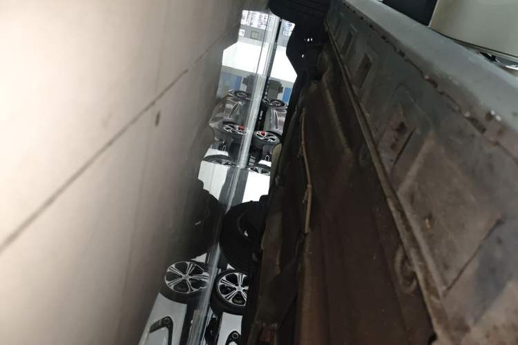 Used Volkswagen C-TREK 2017 230TSI DSG Comfort Version Right Side Sill