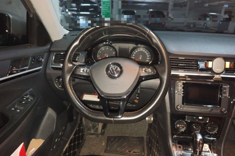 Used Volkswagen C-TREK 2017 230TSI DSG Comfort Version Steering Wheel