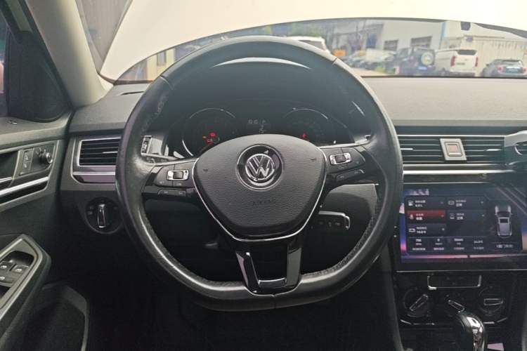 Used Volkswagen C-TREK 2017 1.6L Automatic Comfort Model Steering Wheel