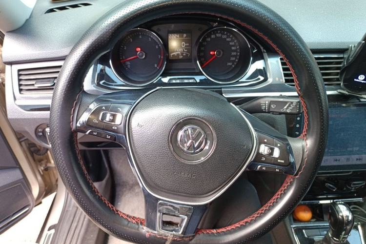 Used Volkswagen C-TREK 2017 230TSI DSG Comfort Version Steering Wheel