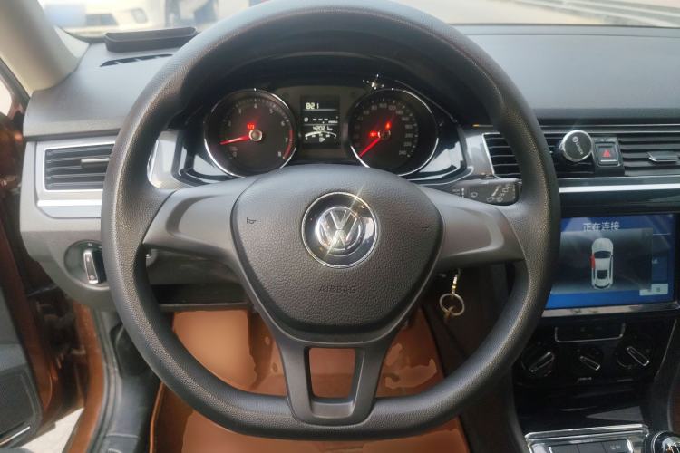 Used Volkswagen C-TREK 2017 1.6L Manual Comfort Model Steering Wheel
