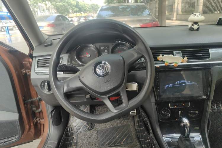 Used Volkswagen C-TREK 2017 1.6L Automatic Comfort Model Steering Wheel