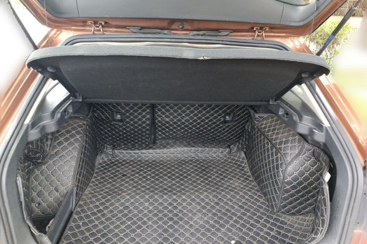 Used Volkswagen C-TREK 2017 230TSI DSG Comfort Version Trunk