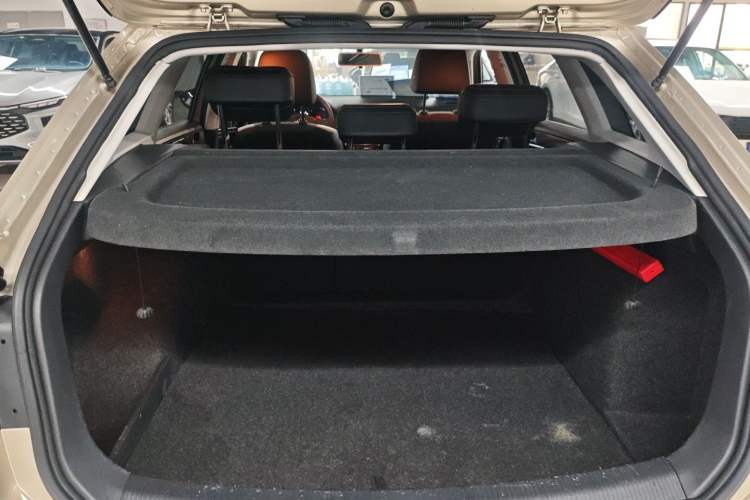 Used Volkswagen C-TREK 2017 230TSI DSG Comfort Version Trunk
