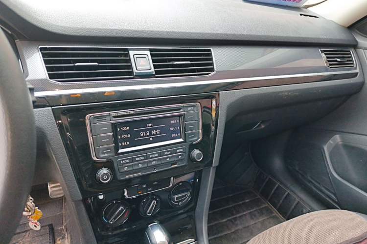 Used Volkswagen C-TREK 2017 1.6L Automatic Comfort Model Audio And AC Panel