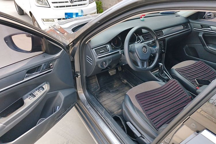 Used Volkswagen C-TREK 2017 1.6L Automatic Comfort Model Driver Seat