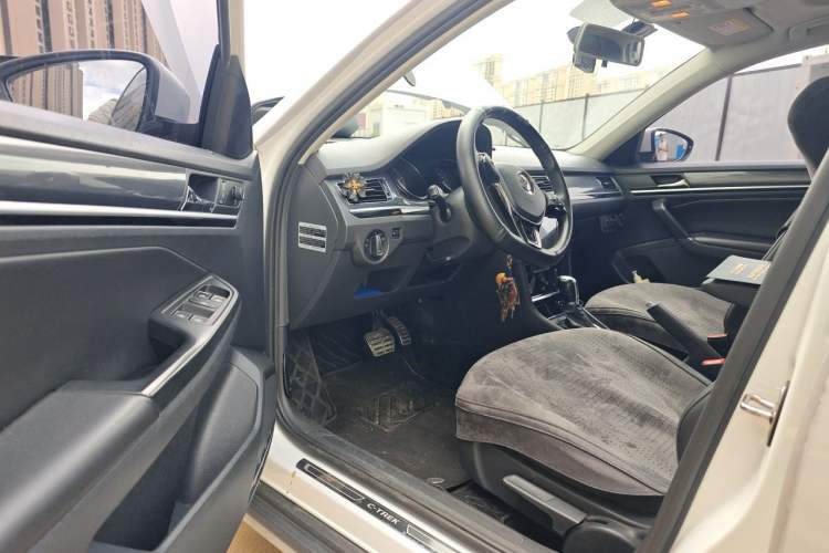 Used Volkswagen C-TREK 2017 230TSI DSG Comfort Version Driver Seat