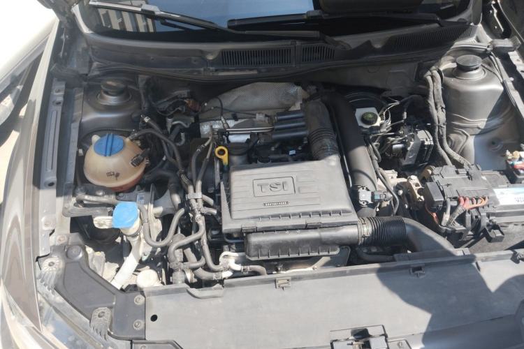 Used Volkswagen C-TREK 2017 230TSI DSG Comfort Version Engine Bay