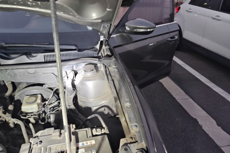 Used Volkswagen C-TREK 2017 1.6L Automatic Comfort Model Engine Bay Left